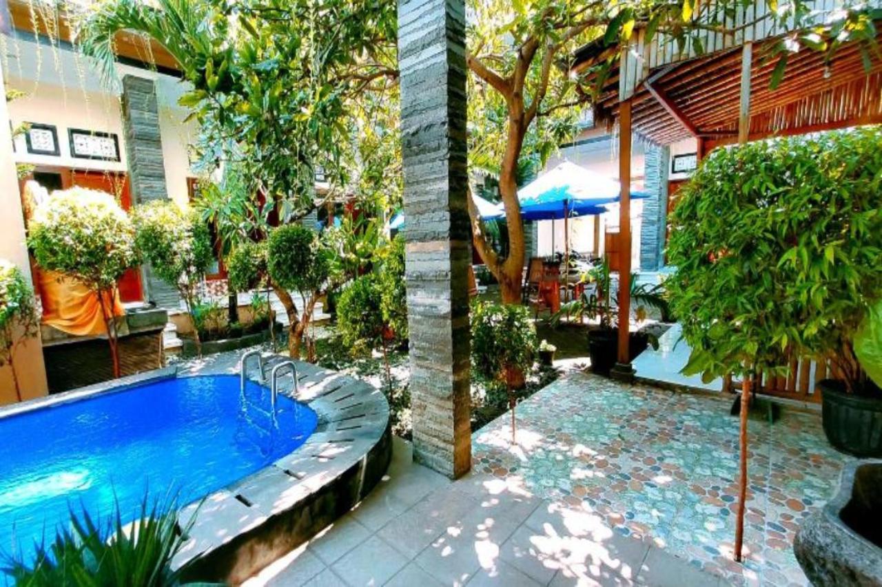 Oyo Flagship 91237 Ratu Guest House Kedunganan Exterior photo